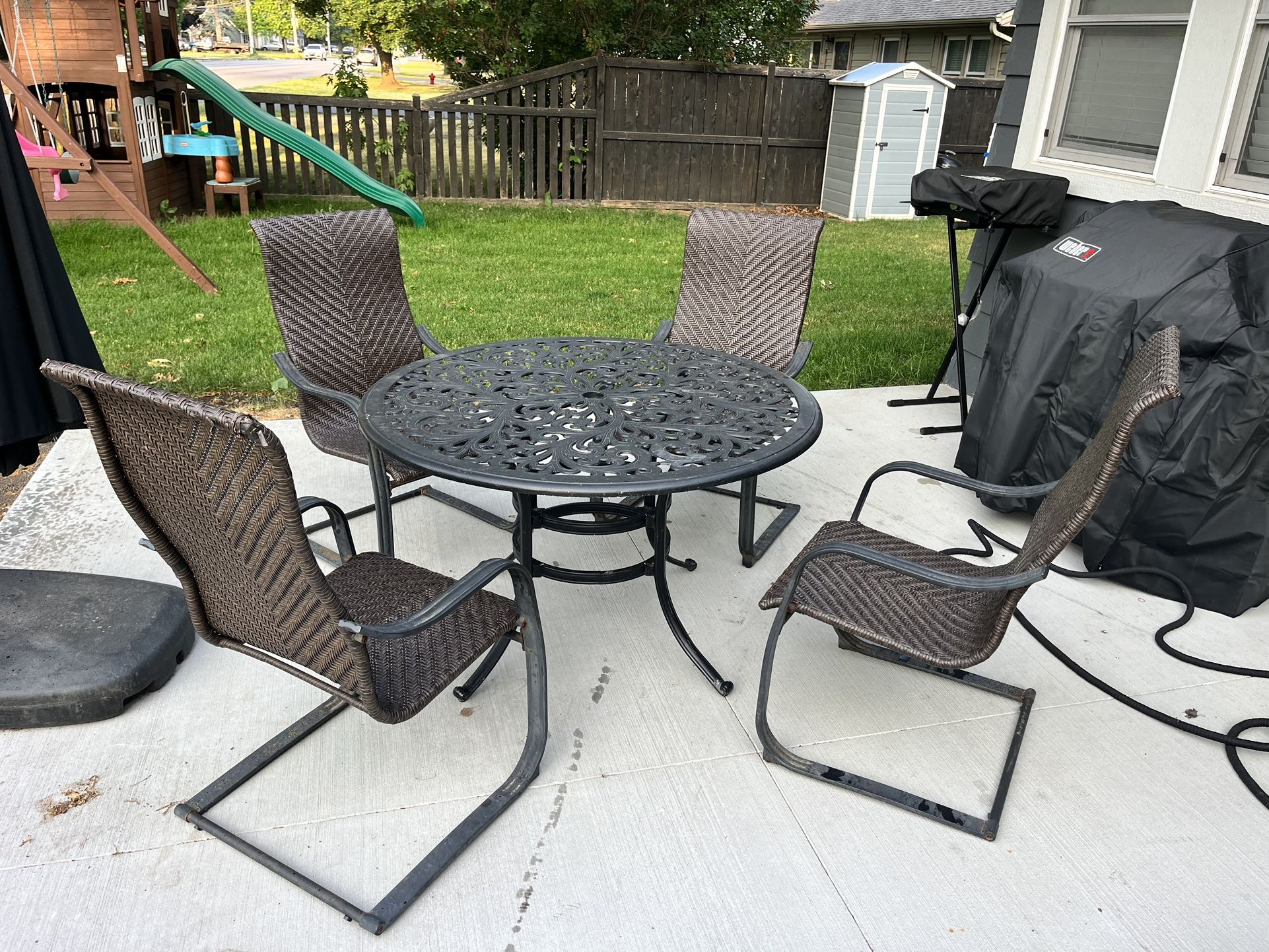 Table And 4 Chairs Patio Set for Sale in Aurora, IL OfferUp