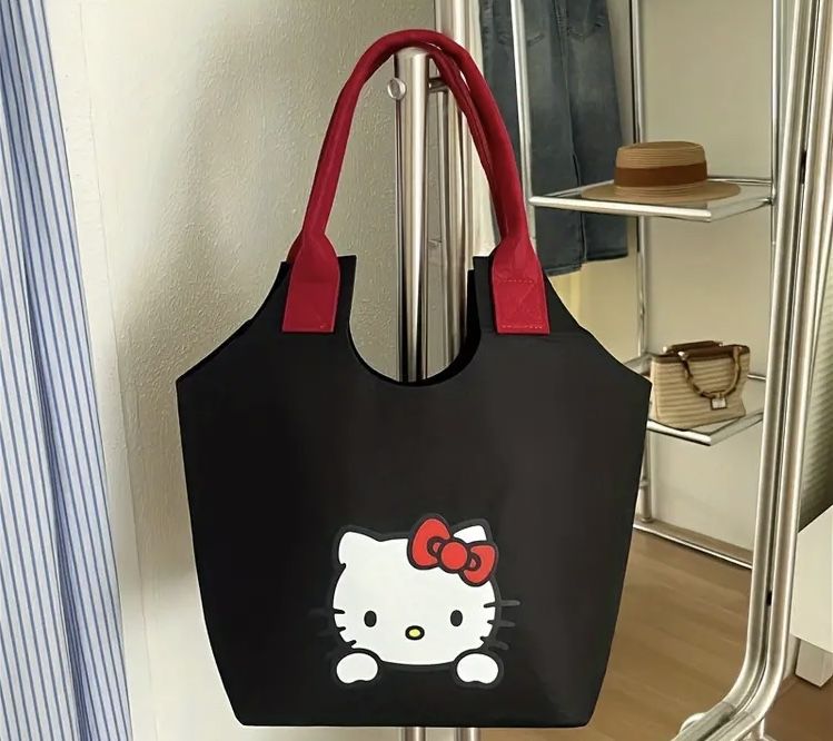 Hello Kitty Shoulder Bag!