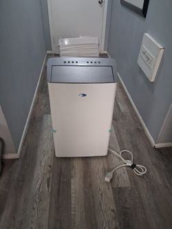 Whynter  portable a c Bow Ice Cold Like brand new