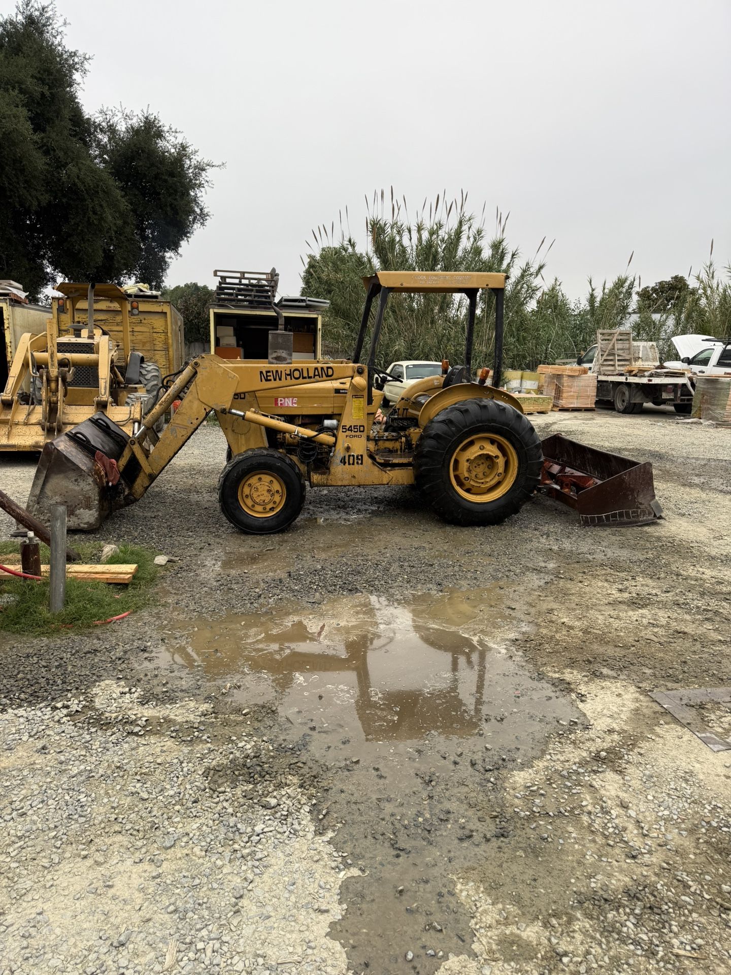 Ford New Holland 545d Tractor 11500 OBO