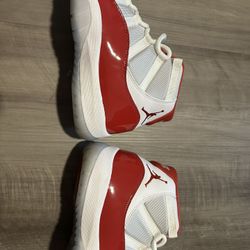 Jordan 11 Retro Cherry (2022)