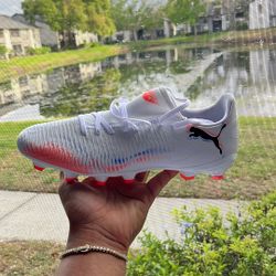 PUMA SOCCER CLEATS 