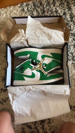 Jordan 1 mid 6.5 Y