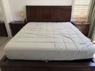 Solid Wood Bed Frame + Mattress – Excellent Condition