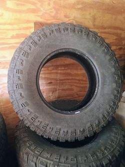 Set of 4 Mud Tires 35x12.50R17