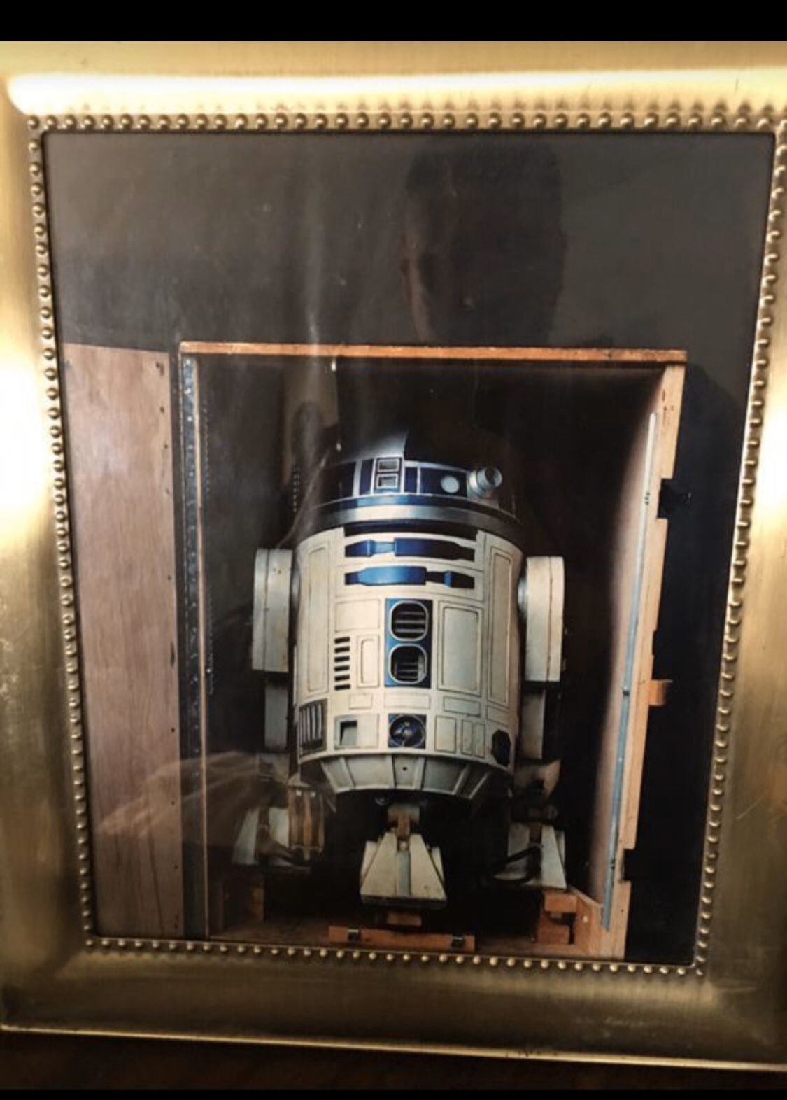 PICTURE OF RD2 BEING SHIP TO STAR WARS MOVIE SET