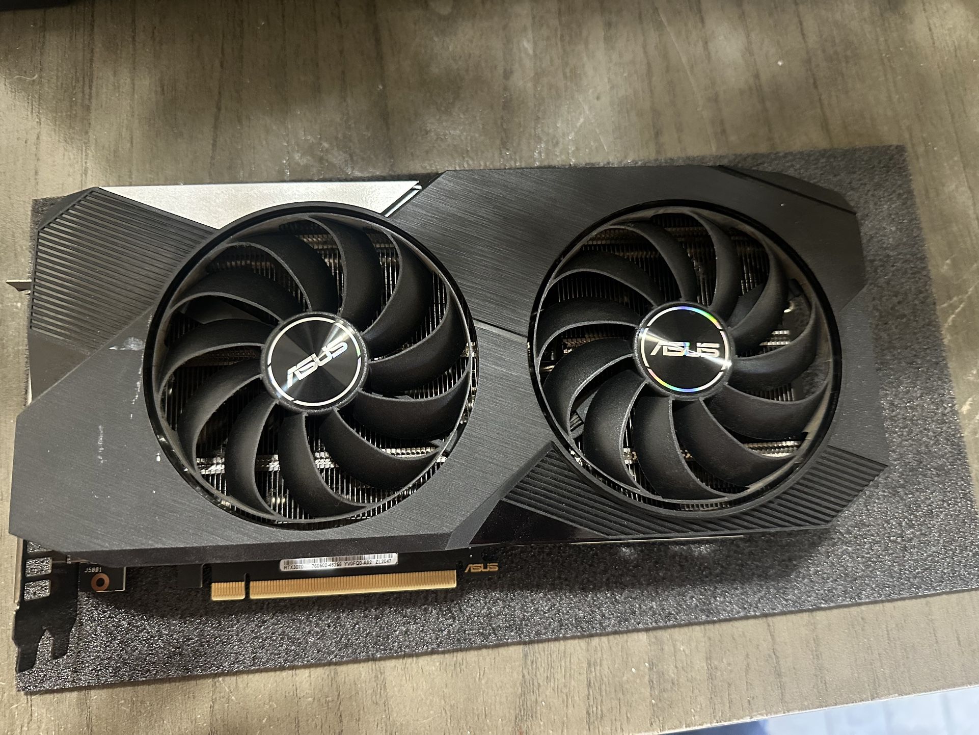 ASUS Dual NVIDIA GeForce RTX 3070 V2 OC Edition Gaming Graphics Card (PCIe 4.0, 8GB GDDR6 Memory, LHR, HDMI 2.1, DisplayPort 1.4a, Axial-tech Fan Desi