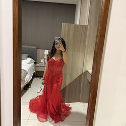 Red  prom dress