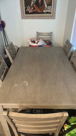 Kitchen table with 6 chairs