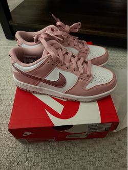 New Girls Nike Dunk Low sz 3.5 grade school
