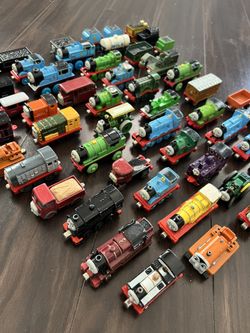 Die-Cast Thomas Trains Tractors & Wood Track