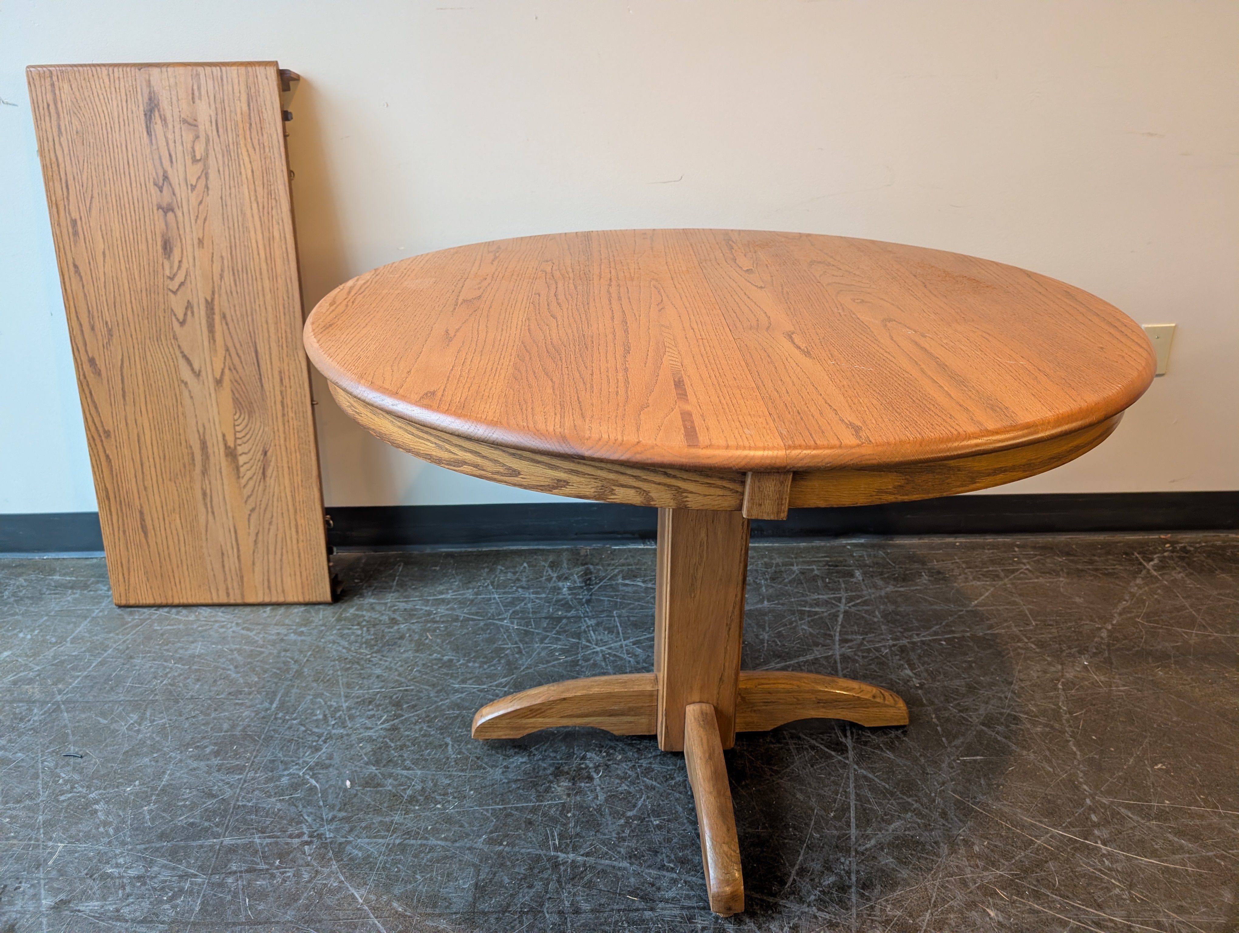 Round Pedestal Wood Dining Table