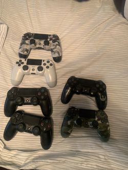 PS4 controllers
