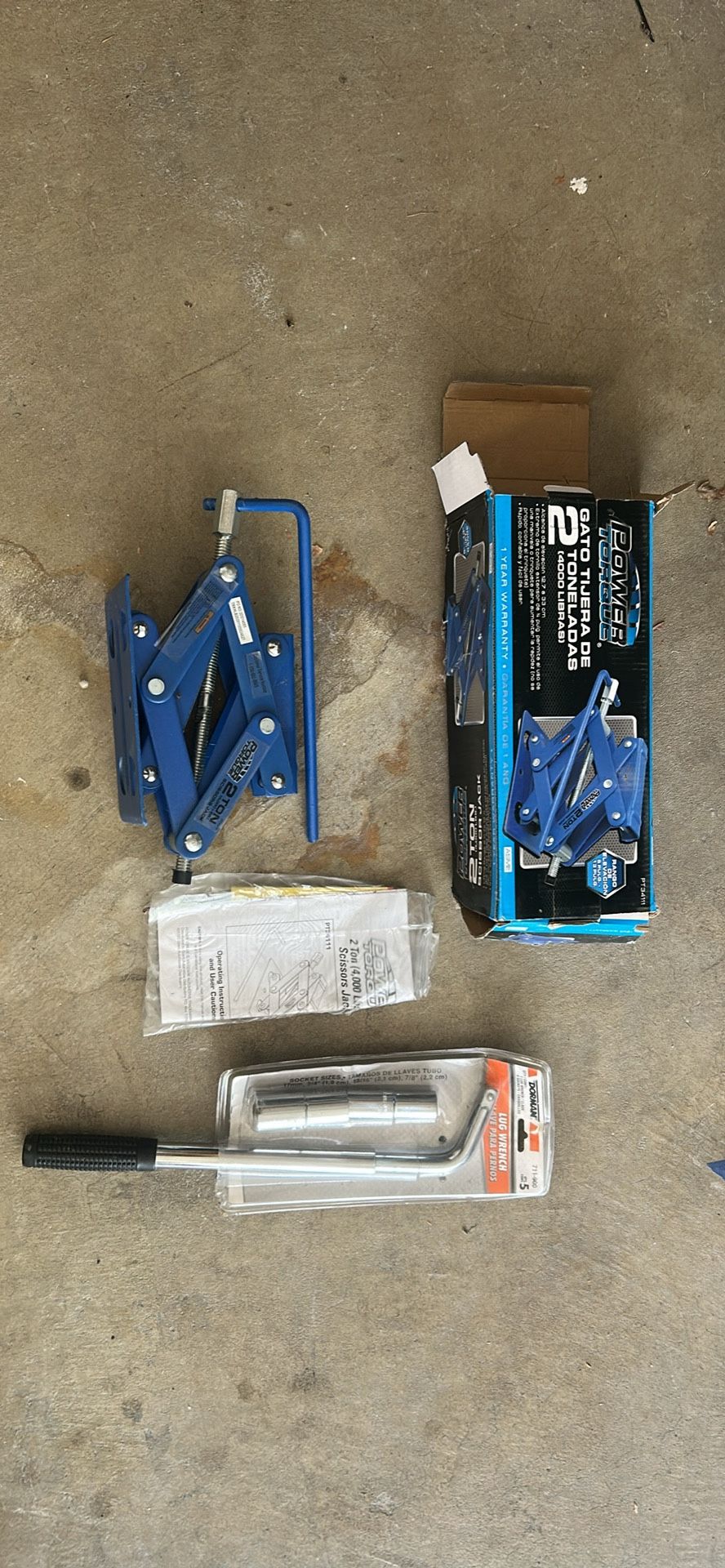 2 Tons Jack And A 5 Set Lug Wrench