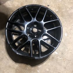 2014 mustang fp6 rim (cracked)