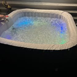 6 Person Hot Tub