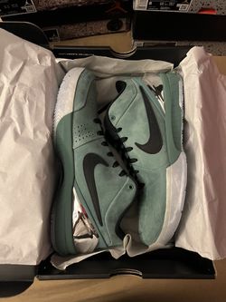 Kobe 4 “Girl Dad” Size 10