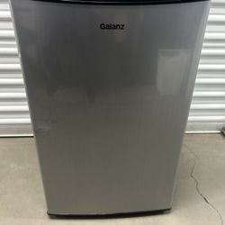Galanz 3.3 Cu ft One Door Mini Fridge, Estar, Stainless Steel Look With Freezer