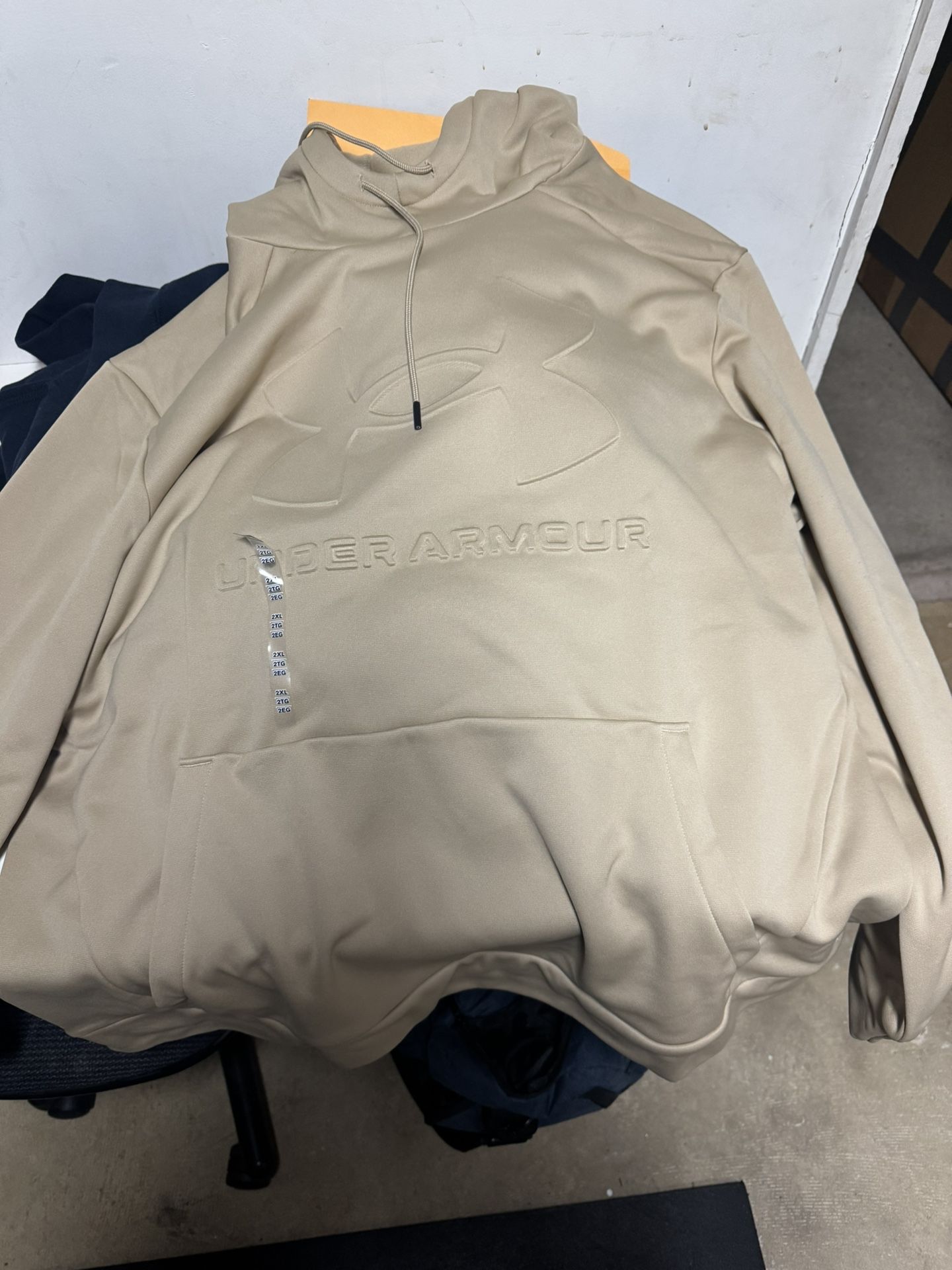 NWT Men’s Tan Under Armor Hoodie 2XL