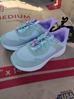Girl shoes