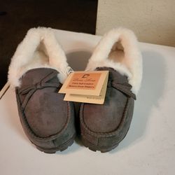 Women's Moccasins Slippers Size 8 $10