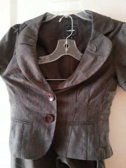 2 Piece Suit size 3 (pants and short sleeve jacket) in excellent condition