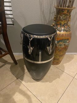 LP Fiberglass Tumba