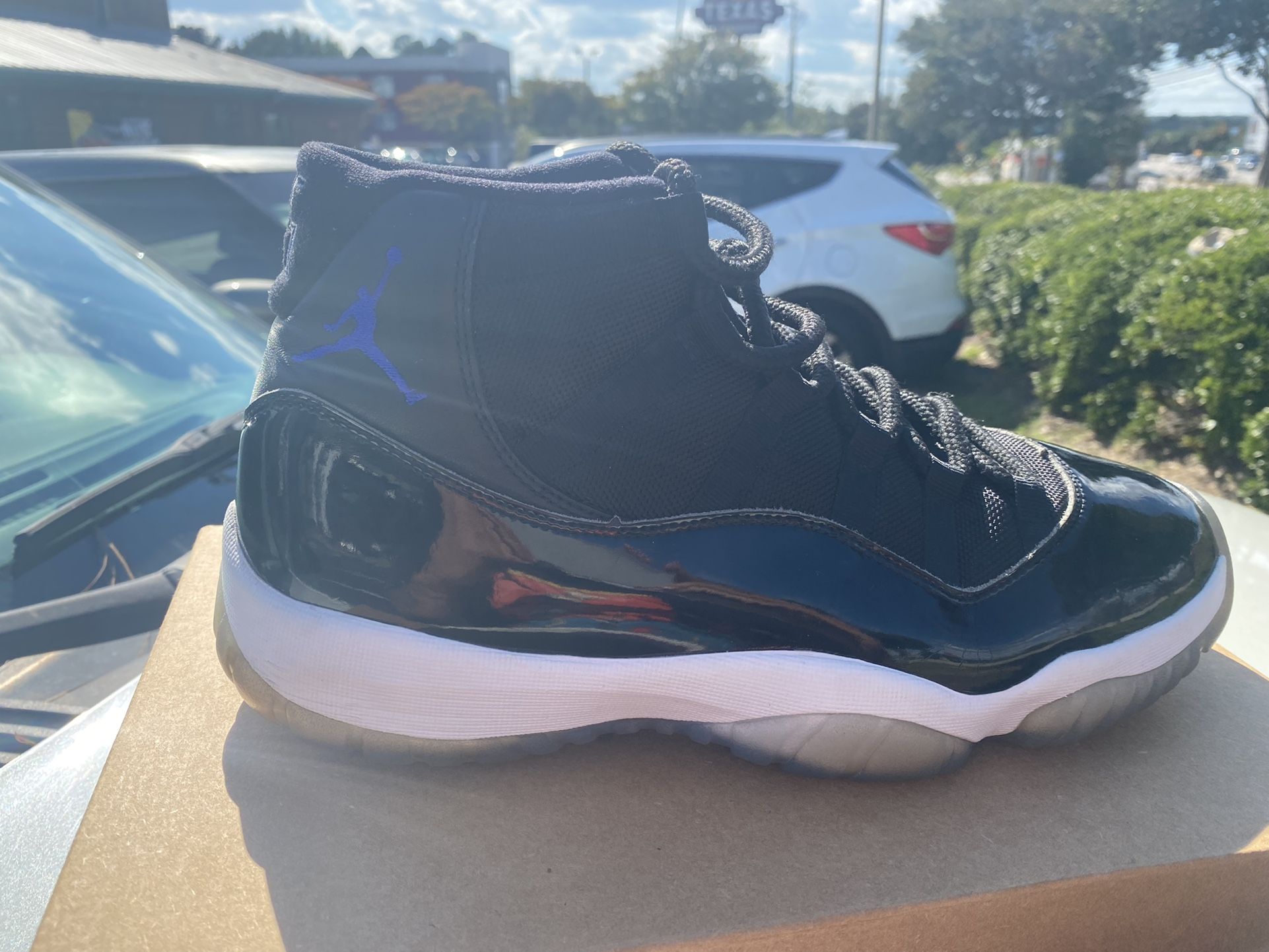 Jordan 11 Space Jam