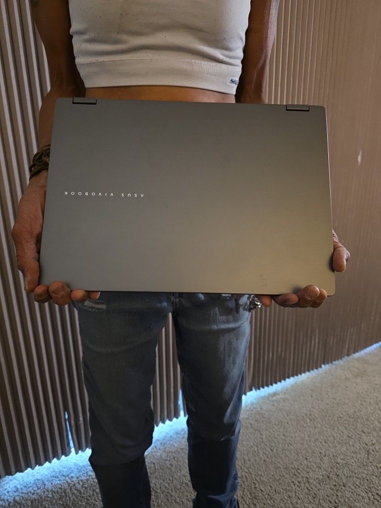 ASUS vivobook 14
