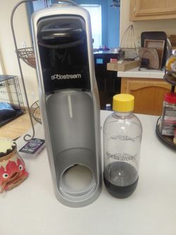 Sodastream Jet model w/bottle