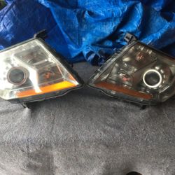 Cadillac SRX Headlight assembly left and right 