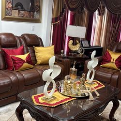 The coffee table with a glass protector