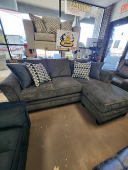 Reversible Chaise Sectional New $599