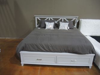Main & Co. Waterpointe Gray King Storage Bed - Soft Gray | Headboard
