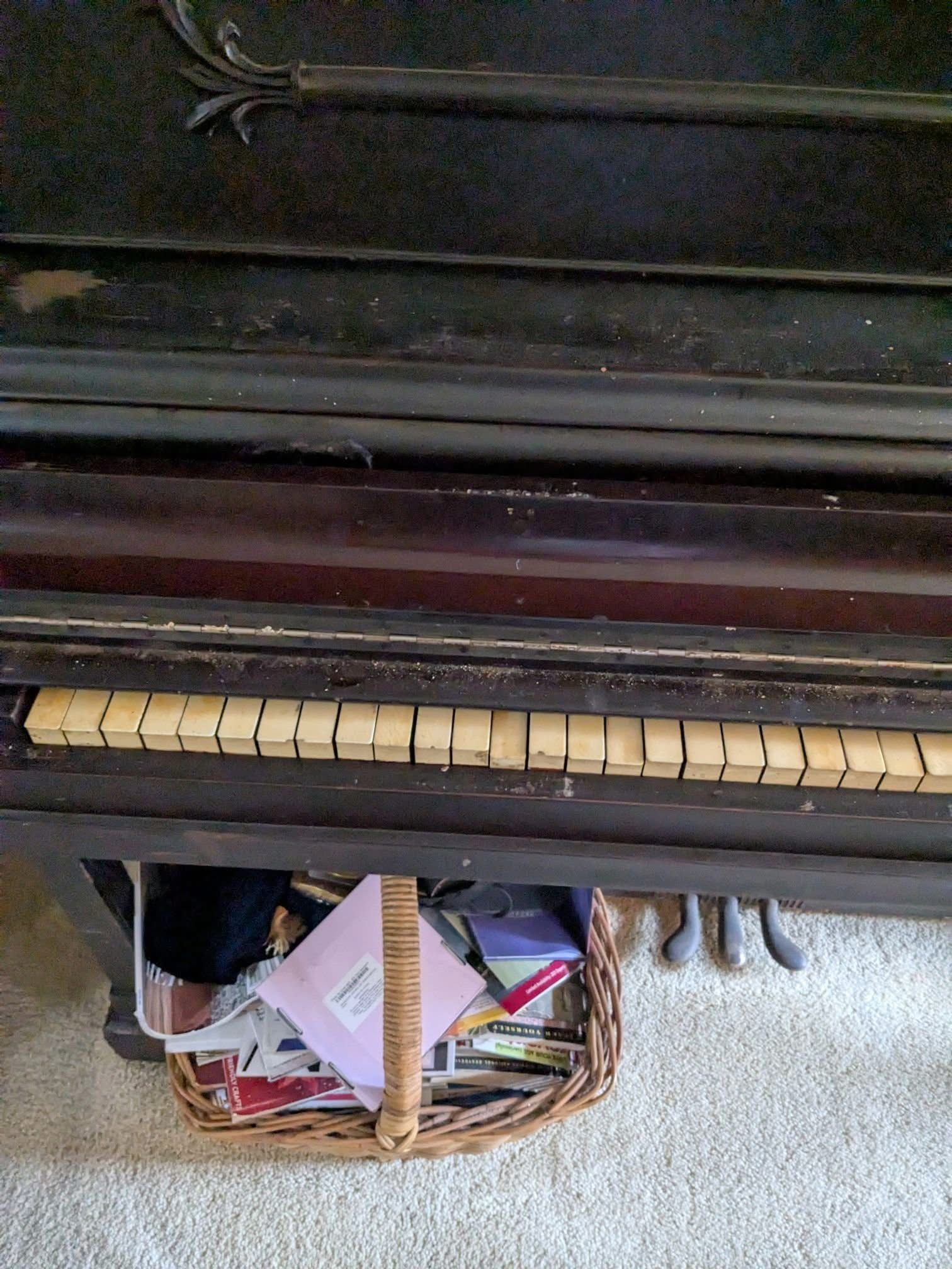 Antique Piano 🎹 For Sale