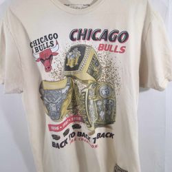 Mitchell & Ness Chicago Bulls Cream 3-Peat NBA Champions T-Shirt Tee Men’s XL