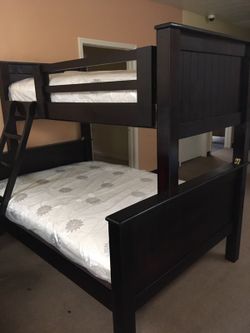 Twin full wooden litera