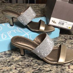 Gold 7 1/2 Shoes New