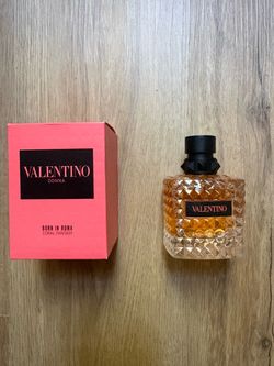 Valentino Born In Roma Coral Fantasy