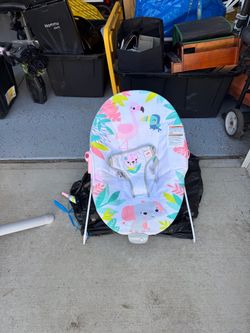 Baby Bouncer Seat with Tropical Animal Print