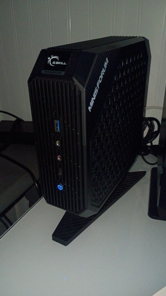 Mini Gaming PC (Minisforum HX99G)