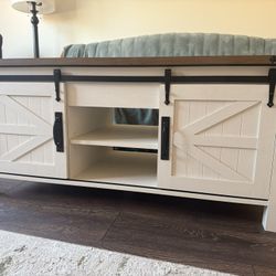 Farmhouse Lift Top Coffee Table
