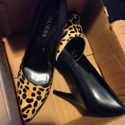 Guess Brand Heels Cheetah / Leopard Print Size 10