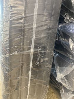Queen Mattress Beautyrest Black $499 