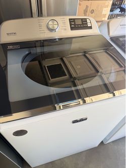 2024 maytag washer display model works excellent