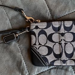 👛 Coach Logo C Wristlet - Gray Black -6.5” X 4” - Leather Accents and Gold Hardware