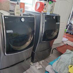 LG Washer And Dryer Combo