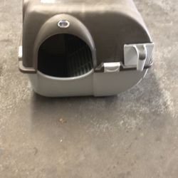 Big size good condition cat litter box