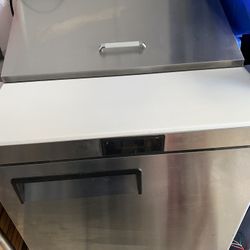 Sandwich and salad preparation table