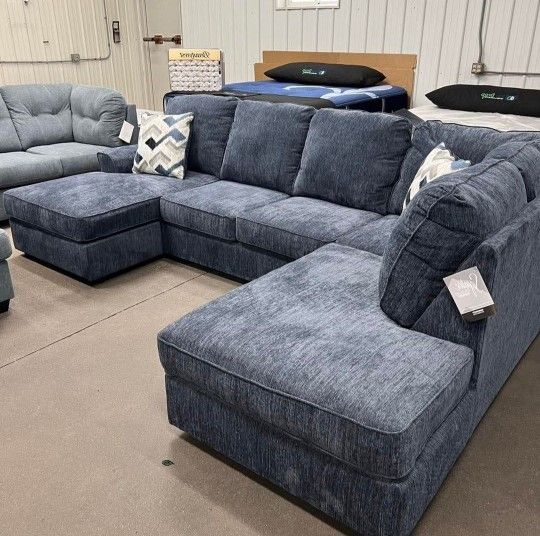 BRAND NEW ASHLEY 🍥ALBAR PLACE COBALT 2-PIECE LAF CHAISE SECTIONAL SOFA